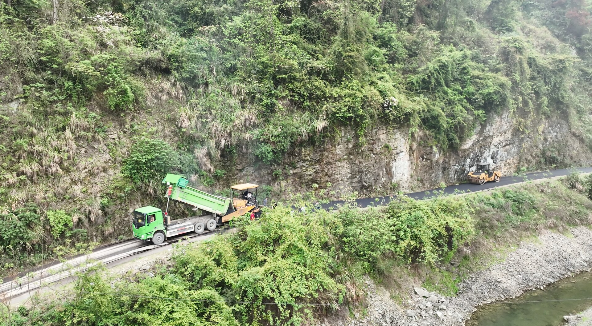 湖光作伴，奔跑逐梦——栖凤湖生态蝶变，农旅融合展新颜