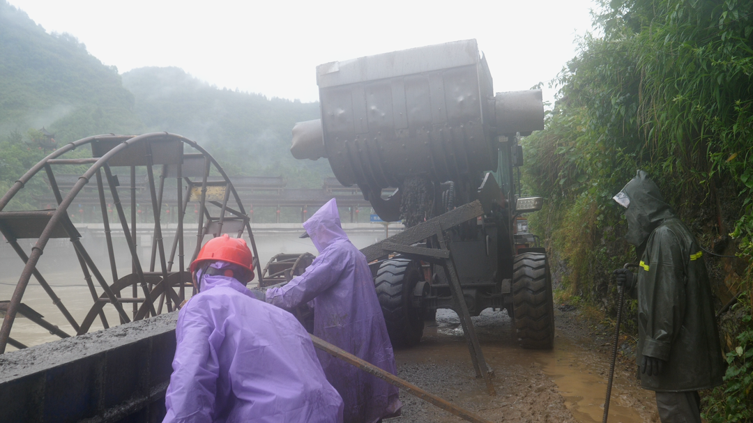 默戎镇：人防技防双发力 筑牢汛期“安全堤”