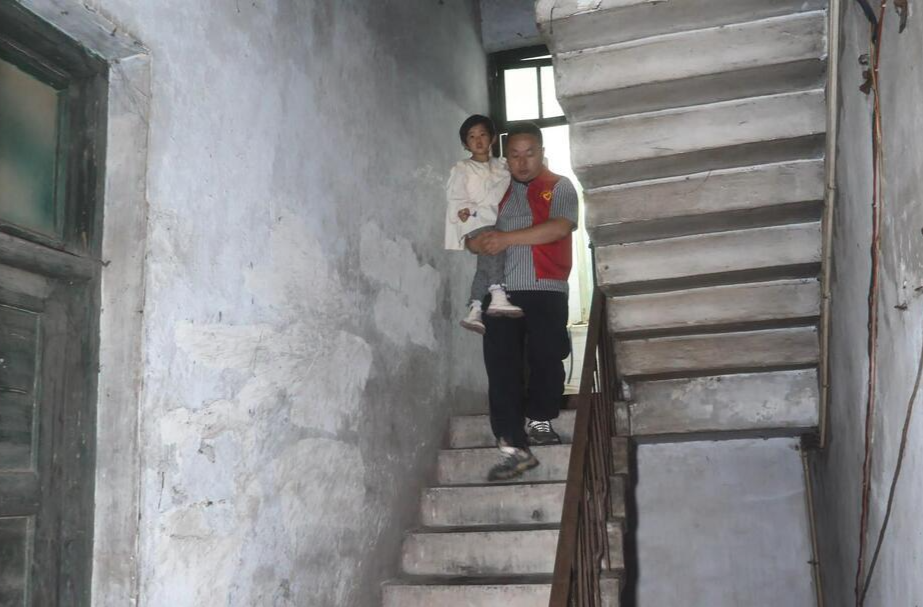 古丈县转移地质灾害点群众 两百余人安全妥善安置