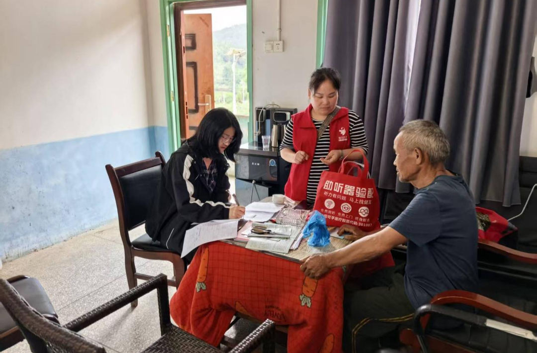逐户核查问实效 上门保养暖民心——湘西古丈县红石林镇联合县残联完善辅具服务链条