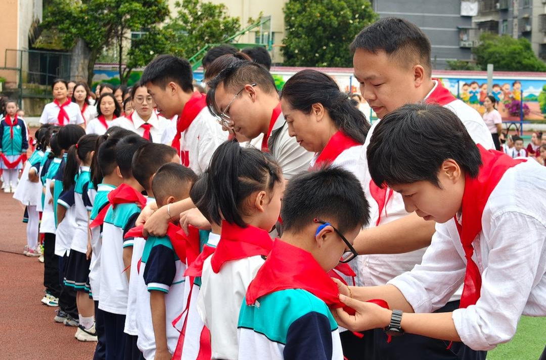 薪火相传启新程 童心筑梦向未来——古丈县第二完全小学举行2026年新队员入队仪式