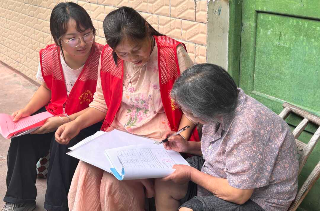 古阳镇古丈坪社区：社网联动护童心 安全宣讲进家门