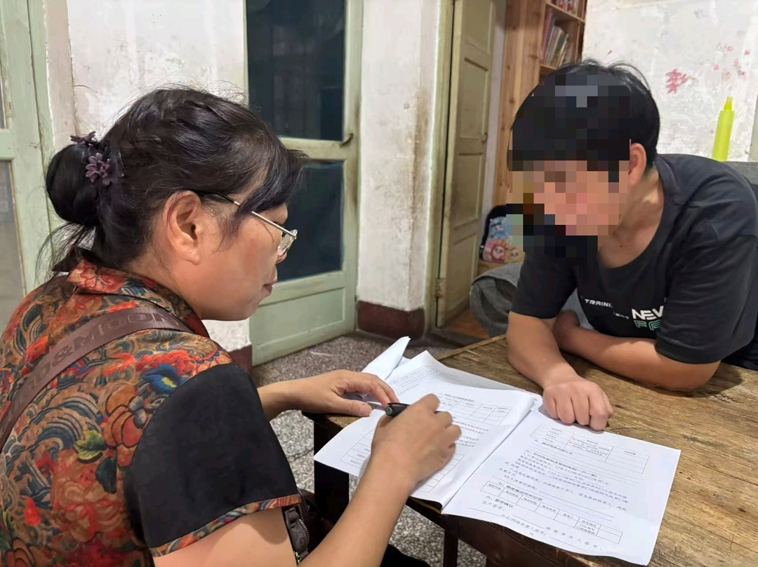 古阳镇古丈坪社区：网格员携手县残联“入户提醒” 守护特殊群体安全防线