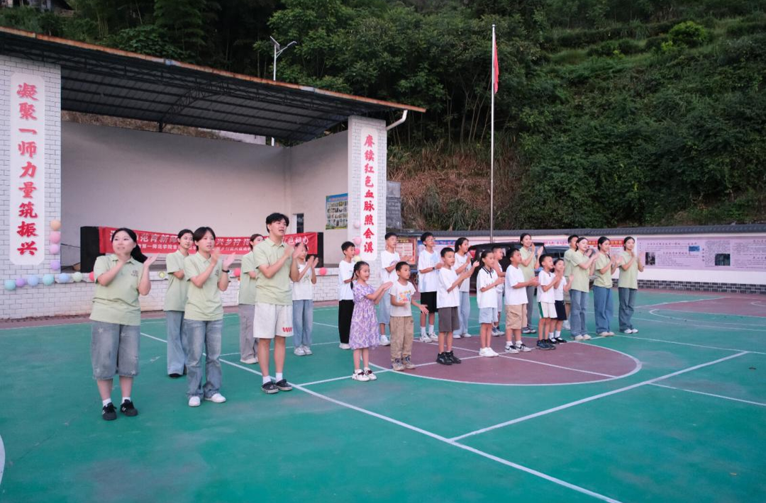 艺润乡土薪火传 青春聚力振兴路——古丈县会溪村三下乡文艺汇演圆满落幕