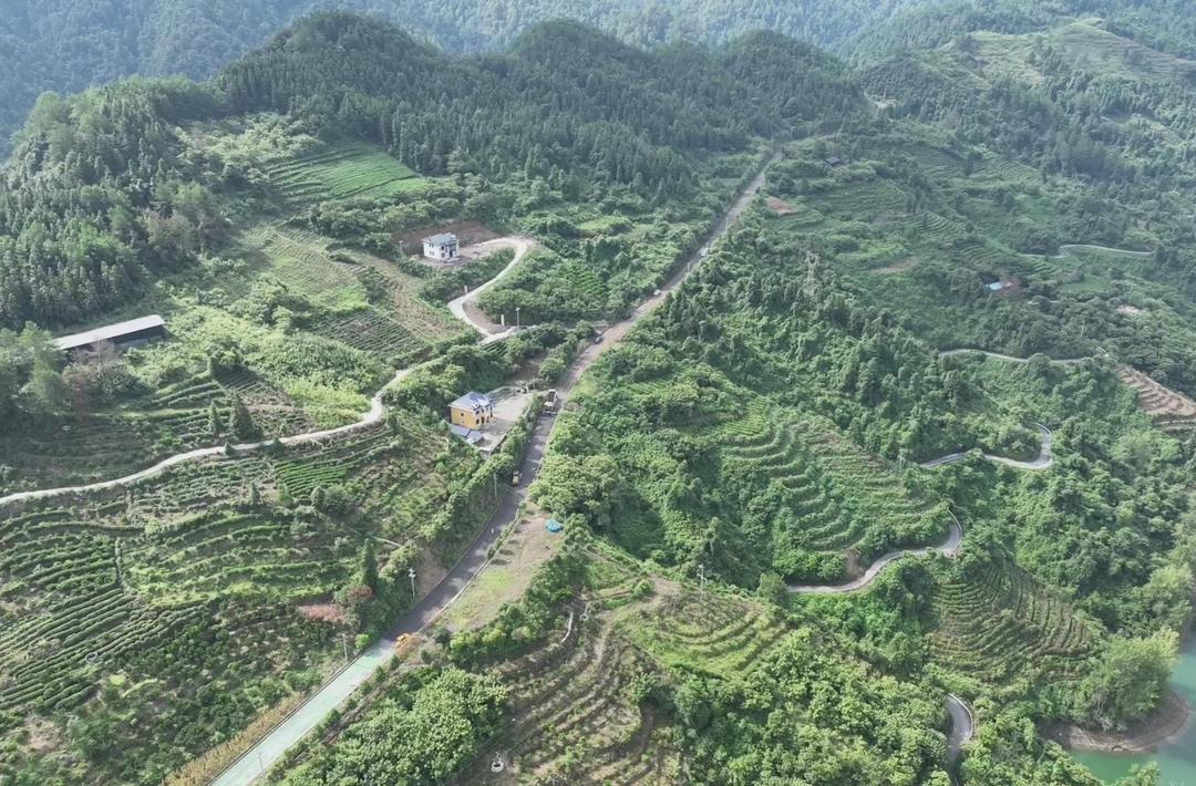 省道S313古丈段进入路面水稳层施工阶段