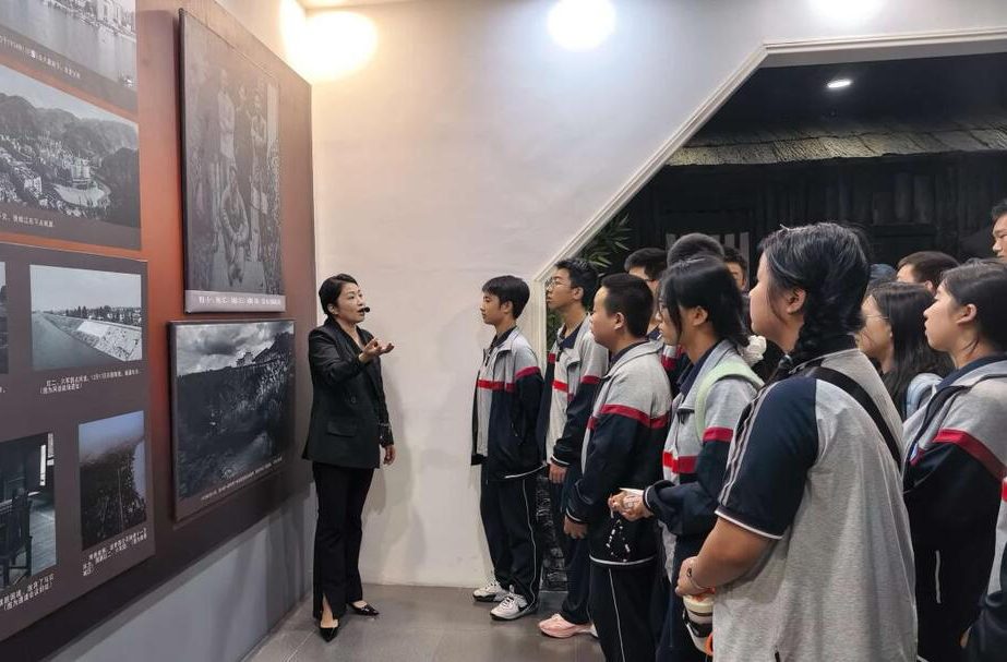 古丈一中：省教改课题组组织师生开展“踏访红色塔卧，厚植育人根基”研学活动
