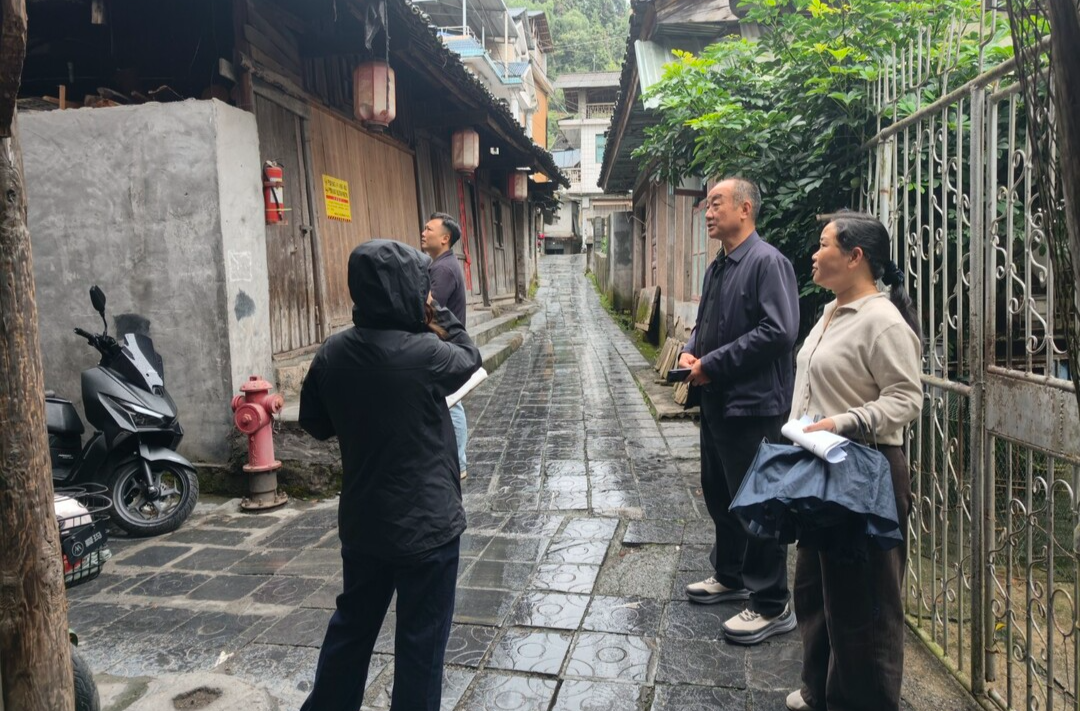 古阳镇古丈坪社区：开展实地走访 推进网格单元格精细划分
