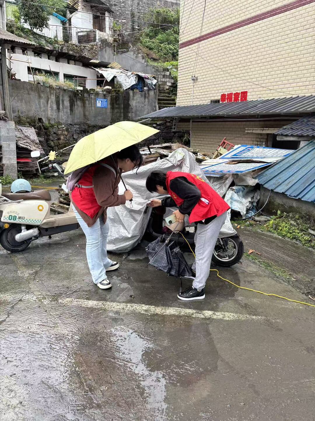 古阳镇车站社区常态化开展“两电”巡查 发现隐患及时劝阻保平安