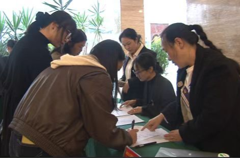 【聚焦两会】携民意赴盛会 履职担当启新程｜我县政协委员陆续报到