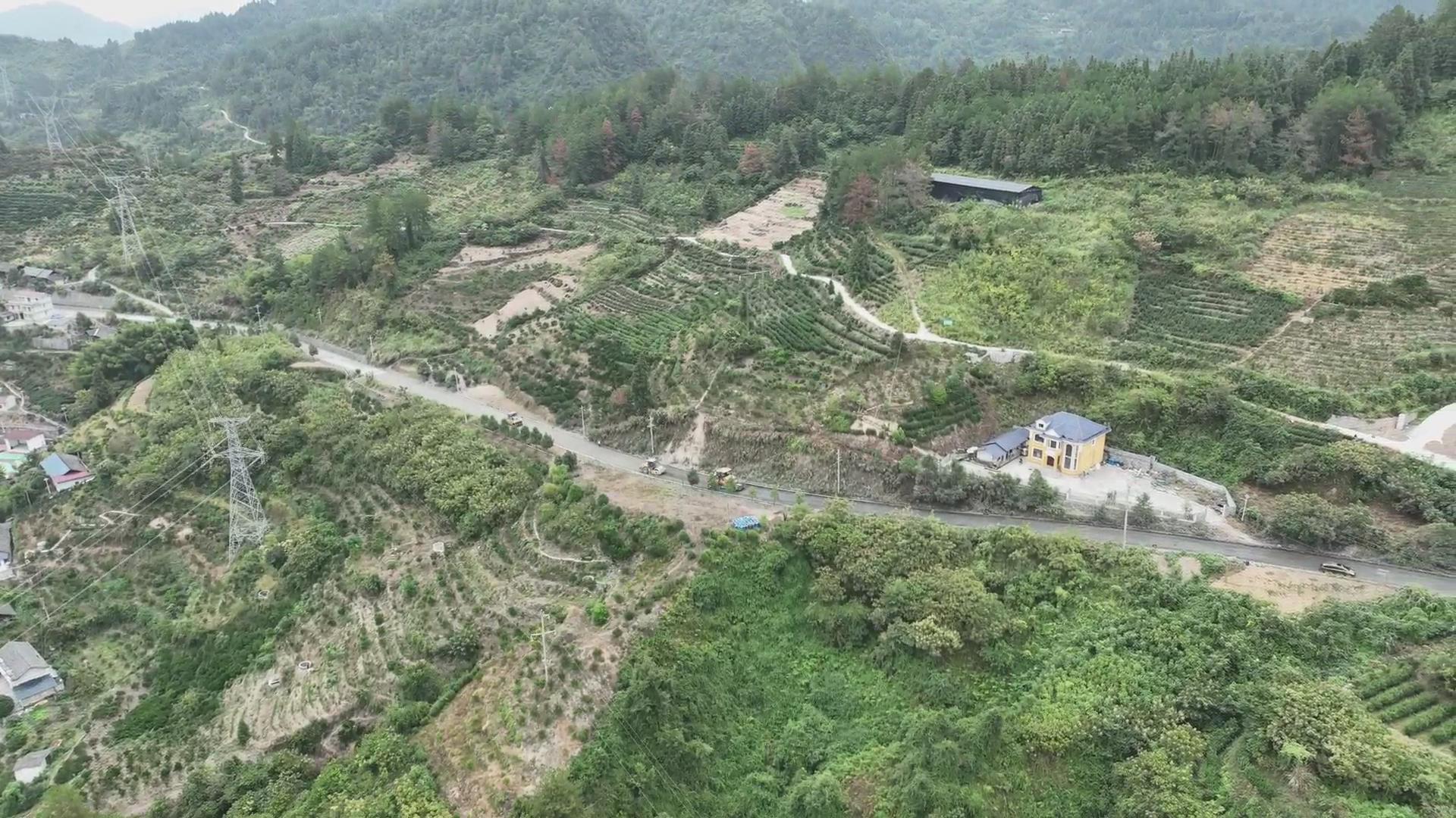 抢抓黄金期 国庆不停工 省道313罗凤公路一期建设“加速跑”