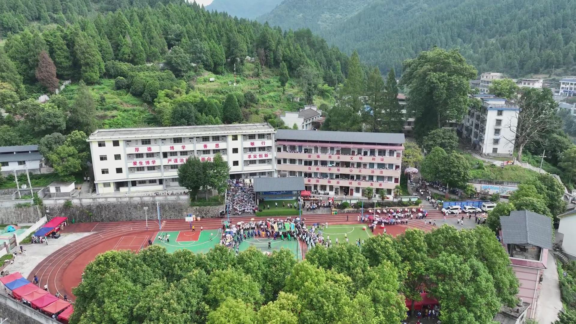 湘西古丈坪坝镇举办“七月八”非遗民俗活动  传统苗文化与乡村新业态交融 激发振兴活力