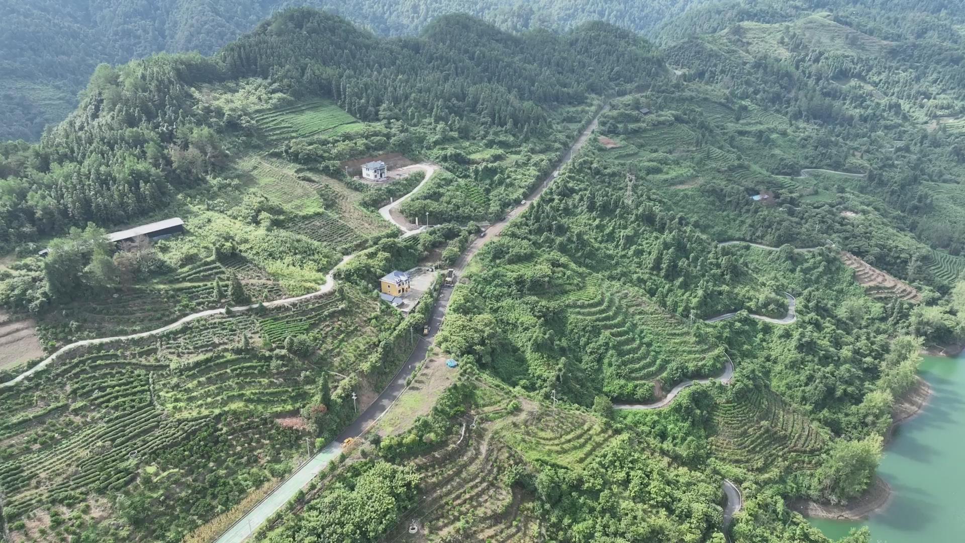 省道S313古丈段进入路面水稳层施工阶段