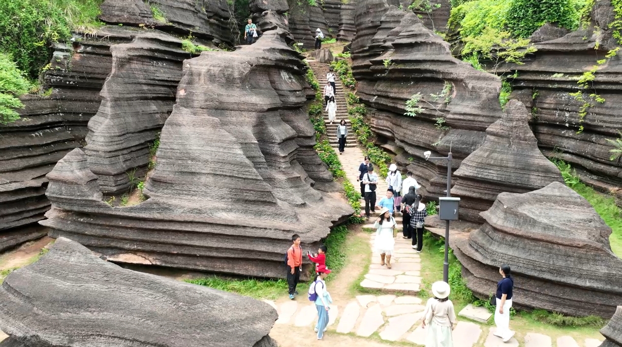 湘西古丈端午节假期旅游市场增长显著 民俗文化与服务提质双轮驱动