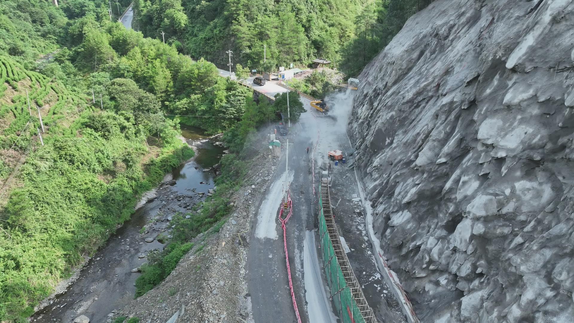 湘西古丈：国道352古丈万岩塌方段排险完成 加固进入尾声