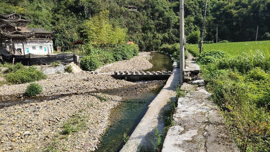 古丈县水利局：立足职能职责 依法拆除河道违建