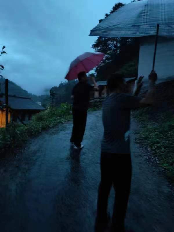 古阳镇：连夜转移有安全隐患人员