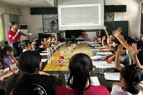 芙蓉学子点亮法治之光——“法润童心成长助力营”在河南村正式启航
