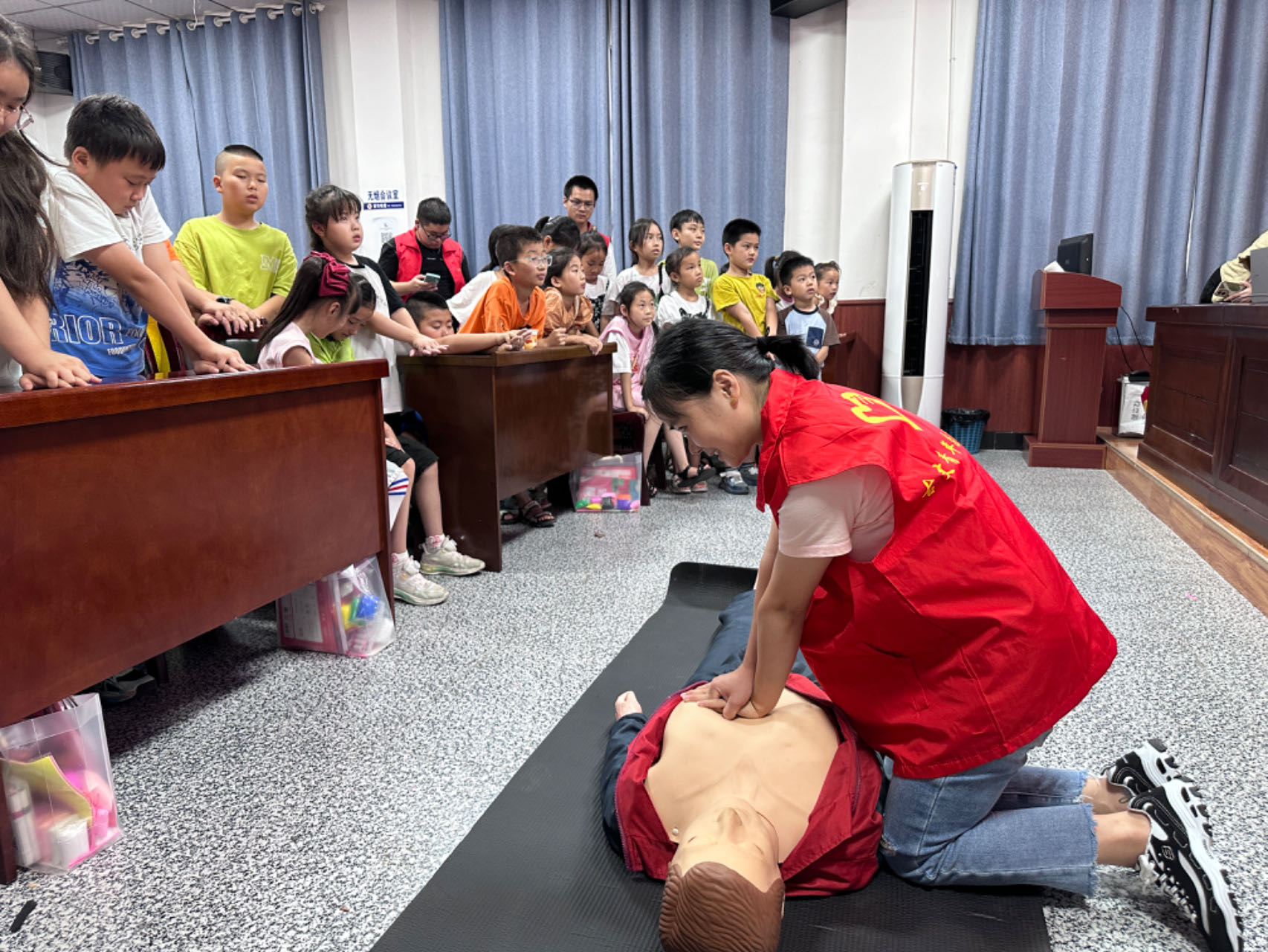 古丈县青年志愿者多措并举“防溺水”，守牢暑期“安全线”