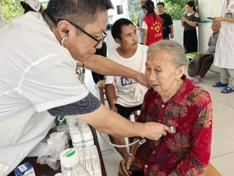 湘西古丈岩头寨镇：把服务送到群众需要的地方去，让群众“精神”上有“医”靠