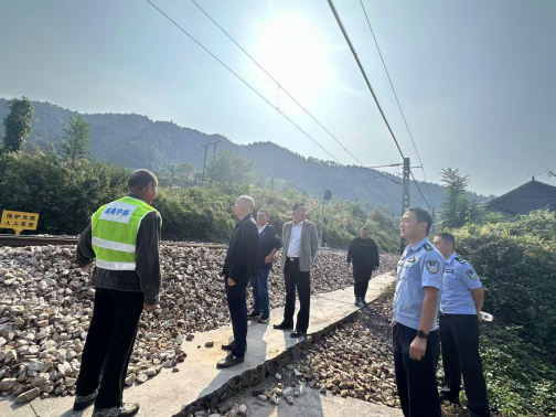 州、县铁护办到默戎镇调研指导铁路护路联防工作