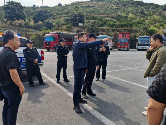 红石林镇：规范景区摊位秩序 营造高质量旅游环境