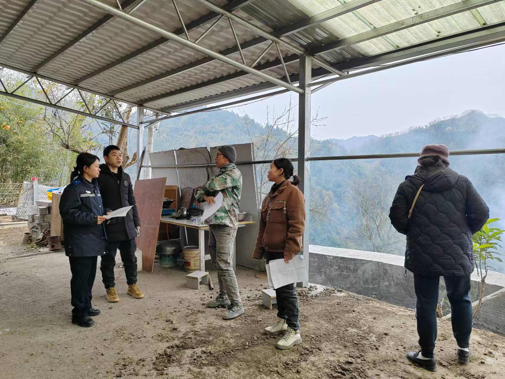 古丈县古阳镇“敲门行动”助力冬季安全