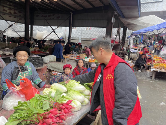 默戎镇开展宪法宣传活动