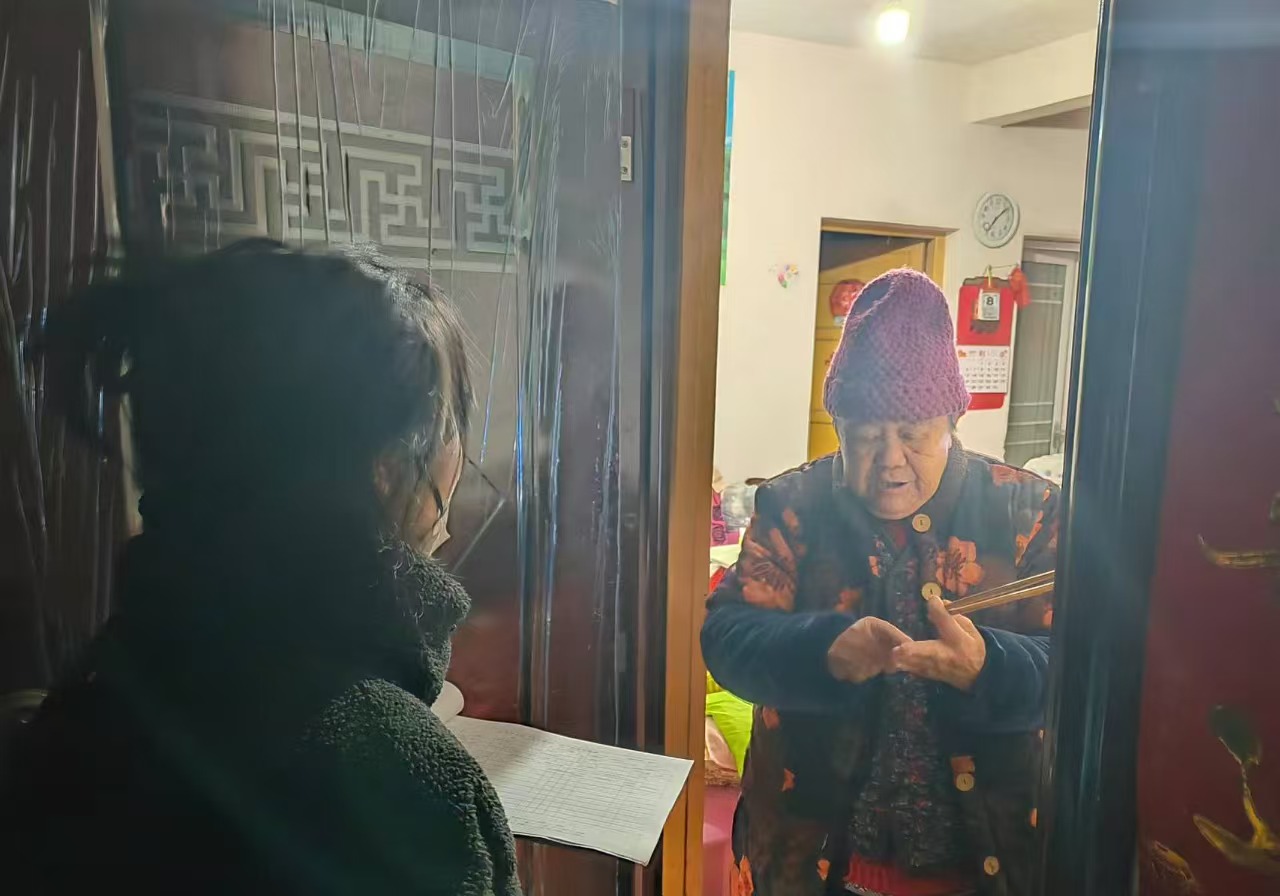 古丈坪社区：敲开“家门”  温暖“心门”