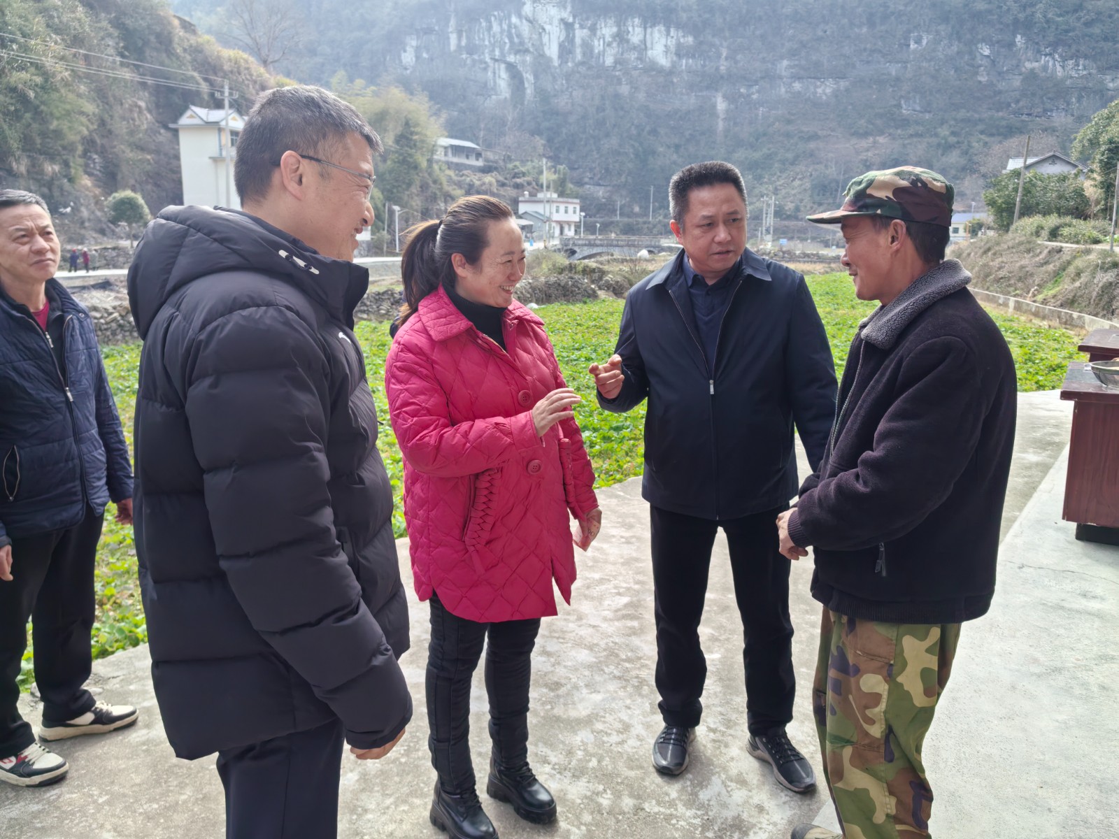 古阳镇：帮扶单位寒冬送暖，走访慰问情满新春