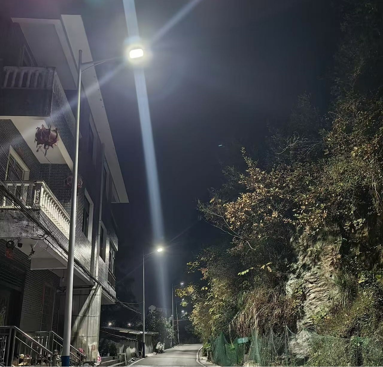 古阳镇：路灯焕新，点亮民心