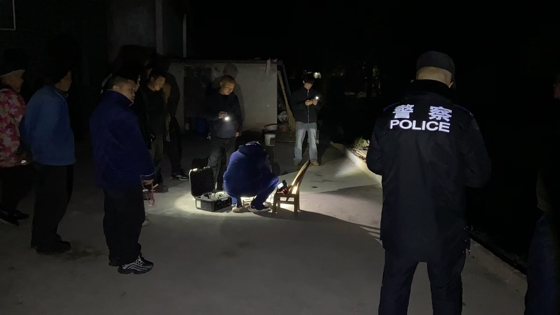 断龙山镇：应急队伍不畏难，周末奋斗打硬战