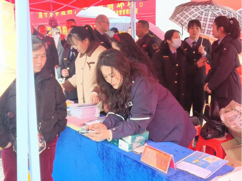 国网古丈县供电公司：开展“3·15”消费者权益日宣传活动