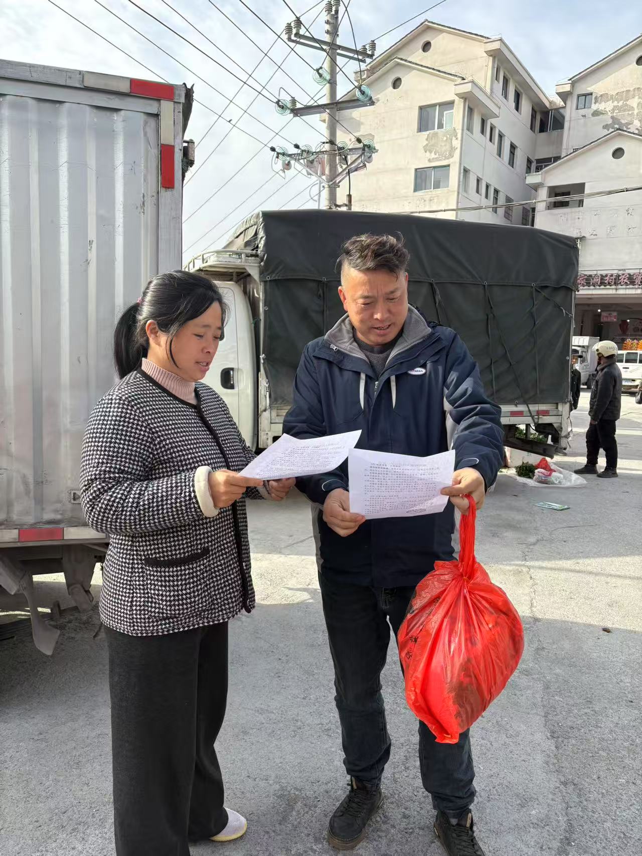 高峰镇：赶集日里讲宣传，清明防火入民心