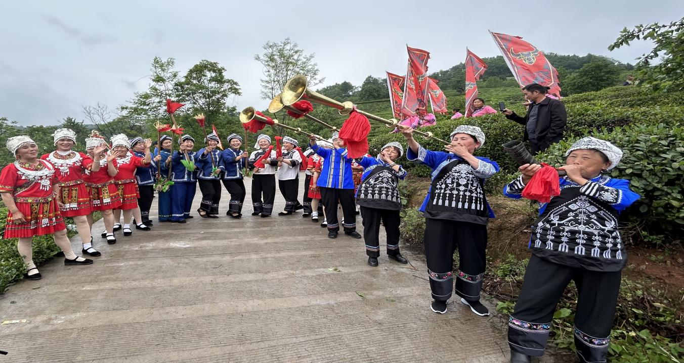 古丈岩头寨镇：推动“非遗+直播+电商”发展，为乡村振兴注入新活力