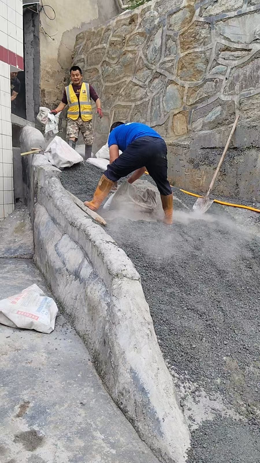 古丈县应急管理局：快速响应解民忧，修复道路获点赞