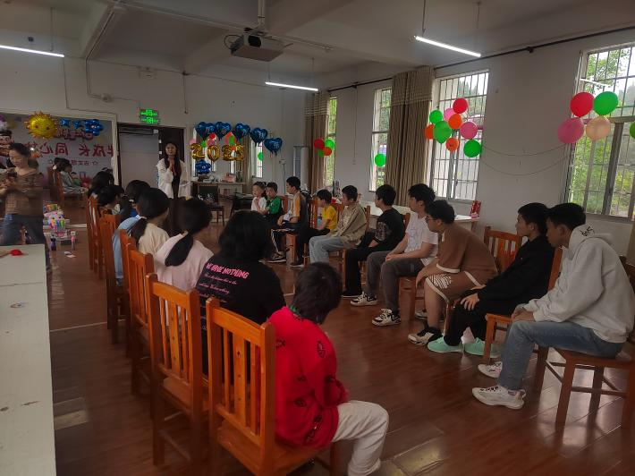 古丈县慈爱园“六一”游园会 孩子动手打造湘西味童趣盛宴