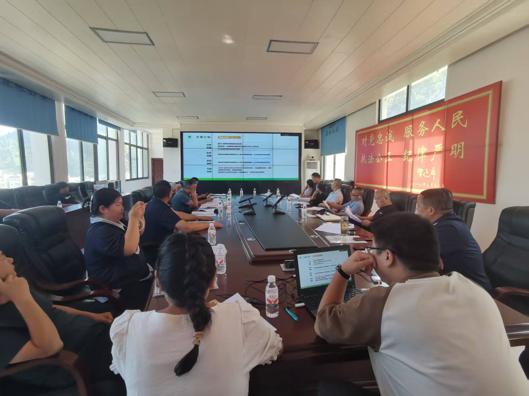 古丈县林业局开展松树钻蛀类害虫系统调查培训