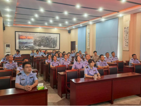 古丈县市场监督管理局组织观看纪念中国人民抗日战争暨世界反法西斯战争胜利80周年阅兵活动