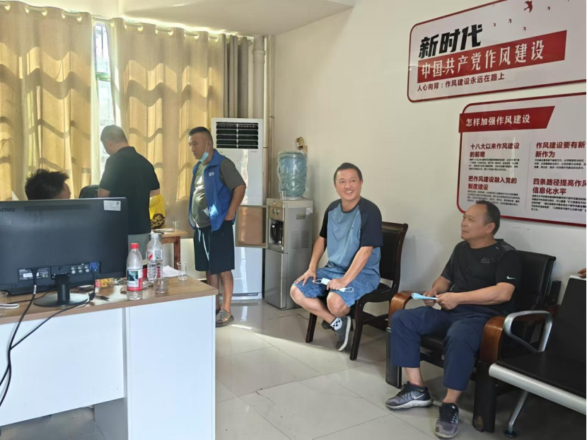 断龙山镇三级代表护航烟叶产业健康发展