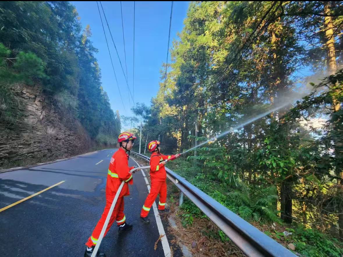 古丈县森林防灭火救援大队顺利通过省级实测考核