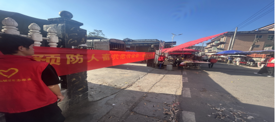 赶场日话防疫 共筑人畜安全线——断龙山镇开展人畜共患病防控主题宣传活动