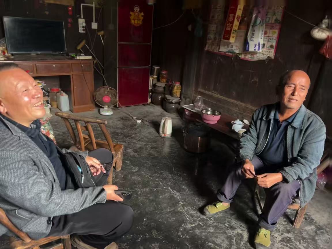 古丈县坪坝镇：情系老干传关怀 走访慰问暖桑榆