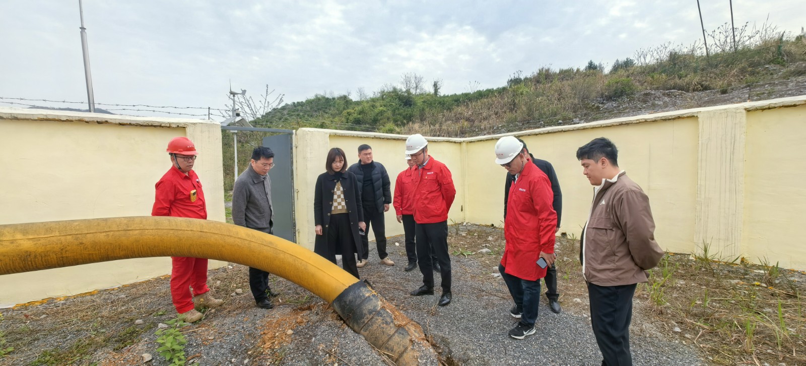 古丈县发展和改革局（国动办、统计局）：“扫码入企”优服务  普法护航促发展