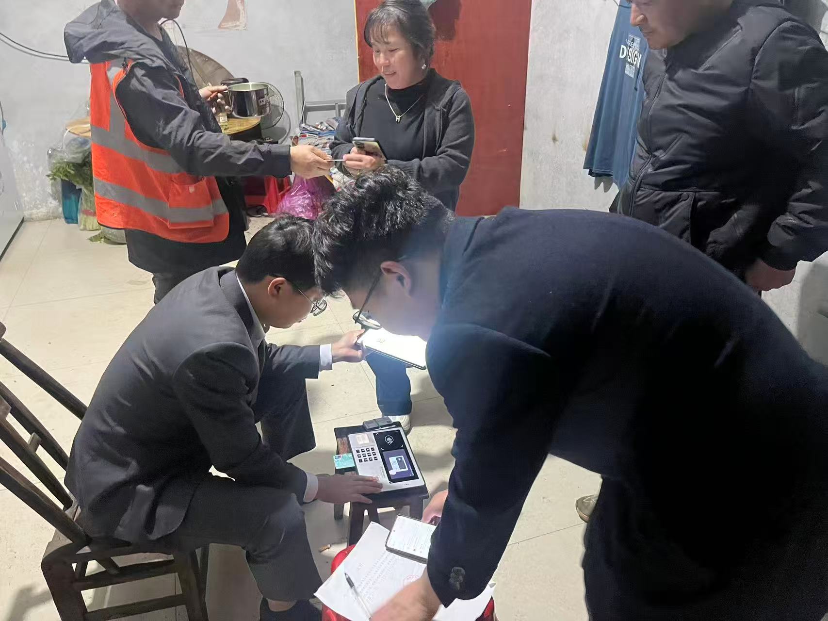 古丈农行默戎支行：青年服务小队进工地 金融保障暖人心