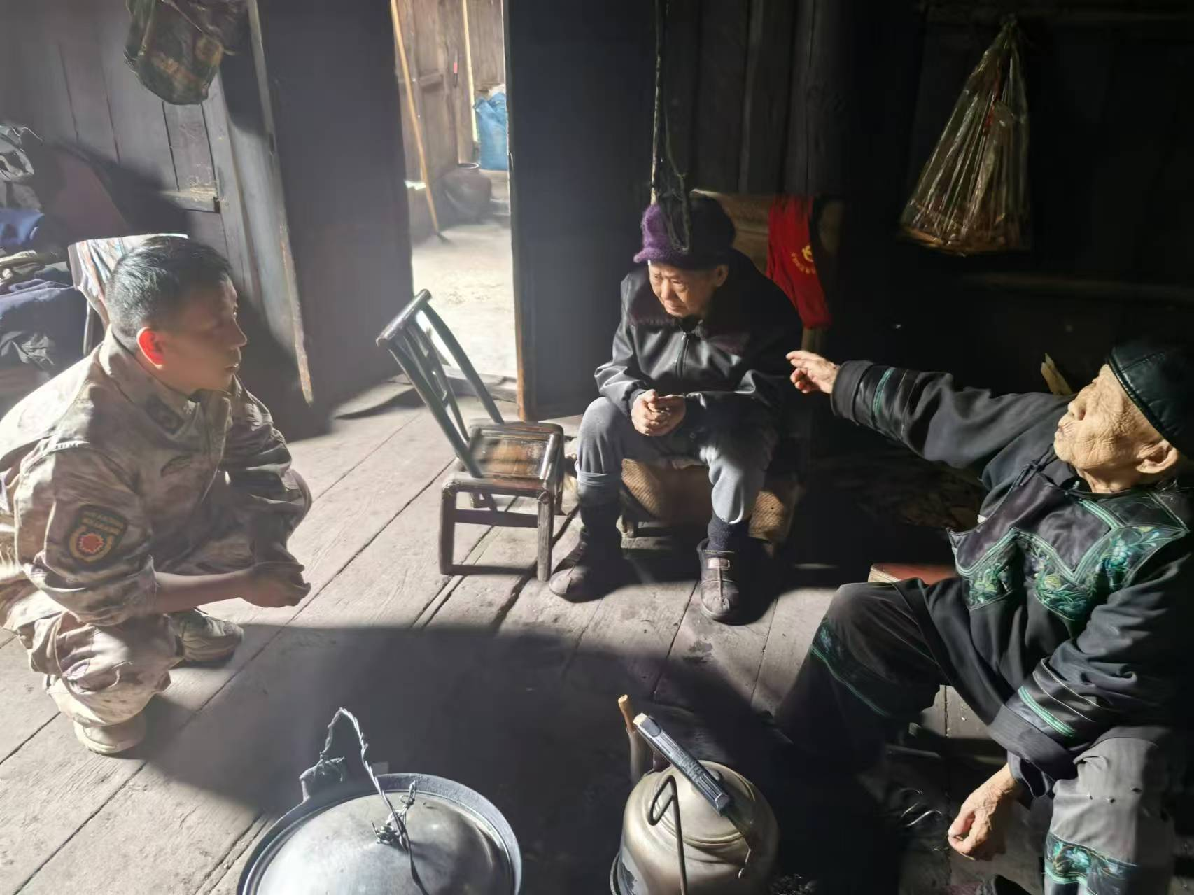 坪坝镇：情系退役军人，贴心办理年度确认