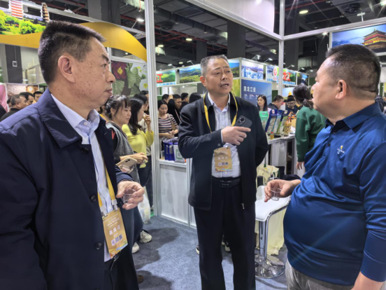 古丈县供销联社组团参展2025脱贫地区产销会  土特产借“832平台”闯市场