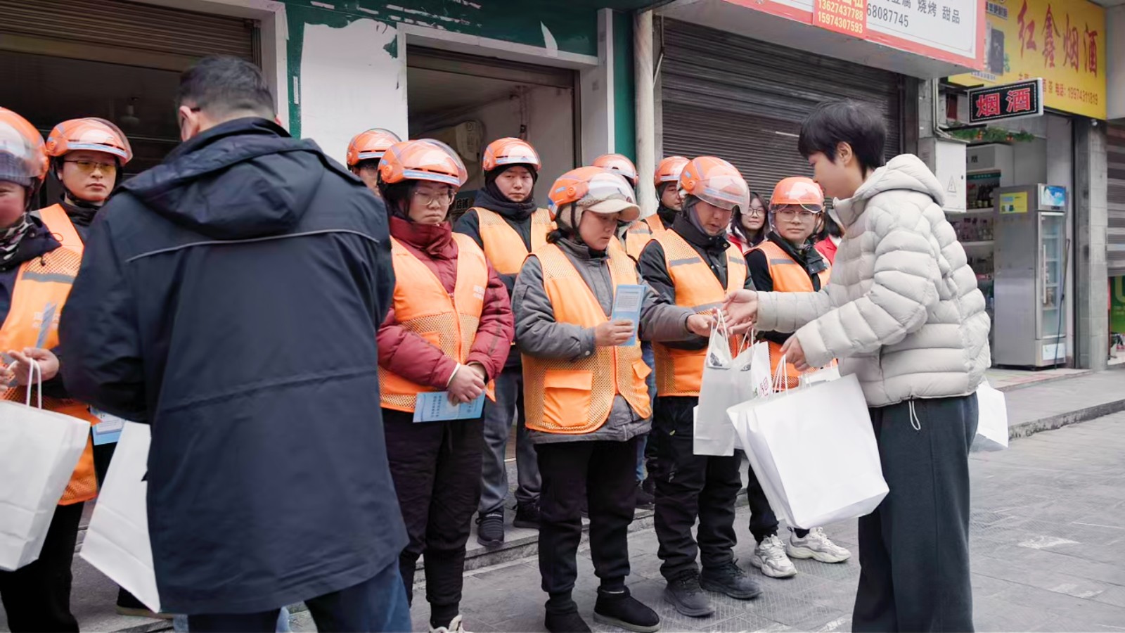 古丈县委社会工作部、共青团古丈县委联合开展新兴领域青年暖心关爱系列活动