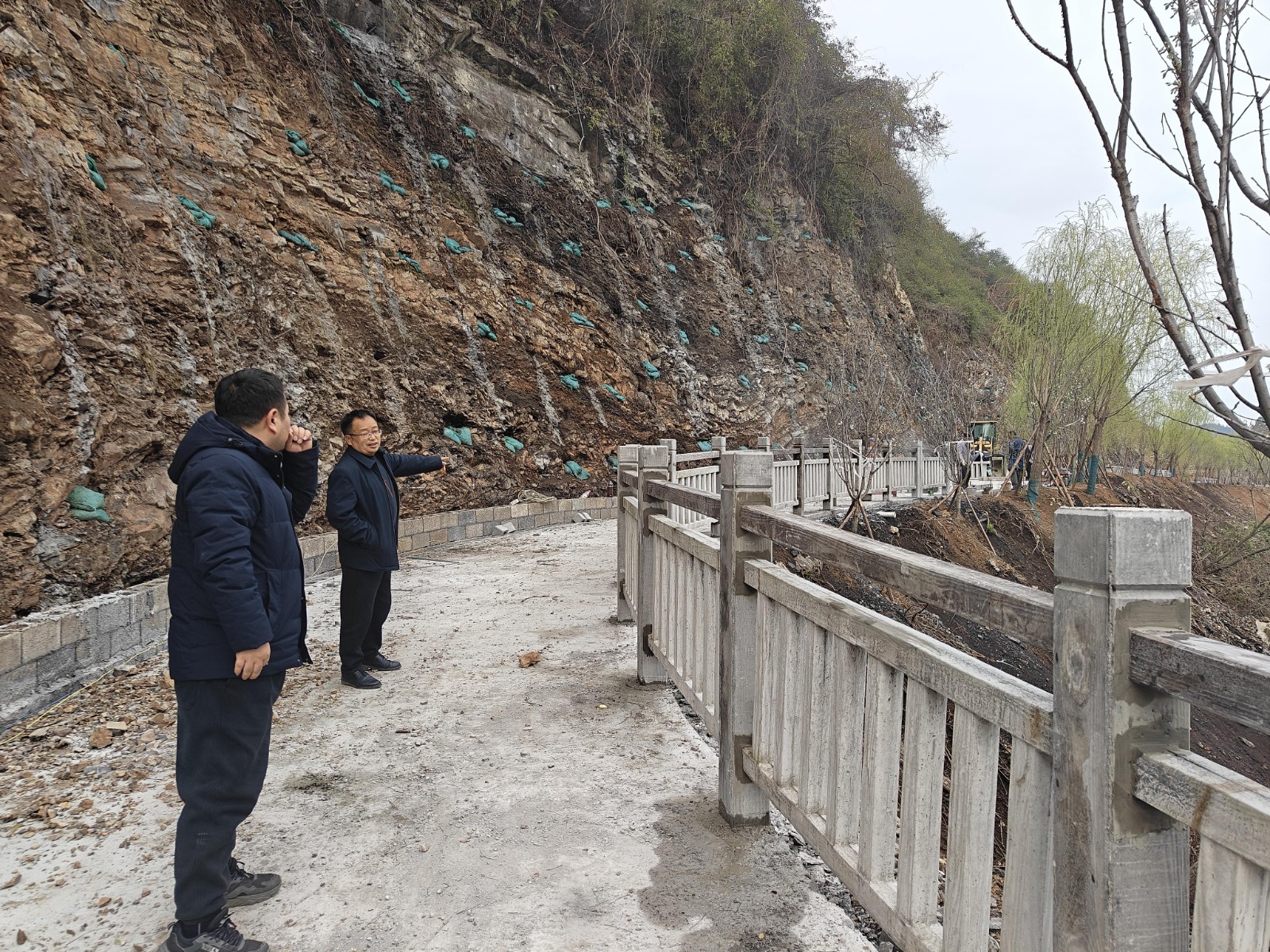 古丈县应急管理局：开展栖凤湖环湖游道安全复查