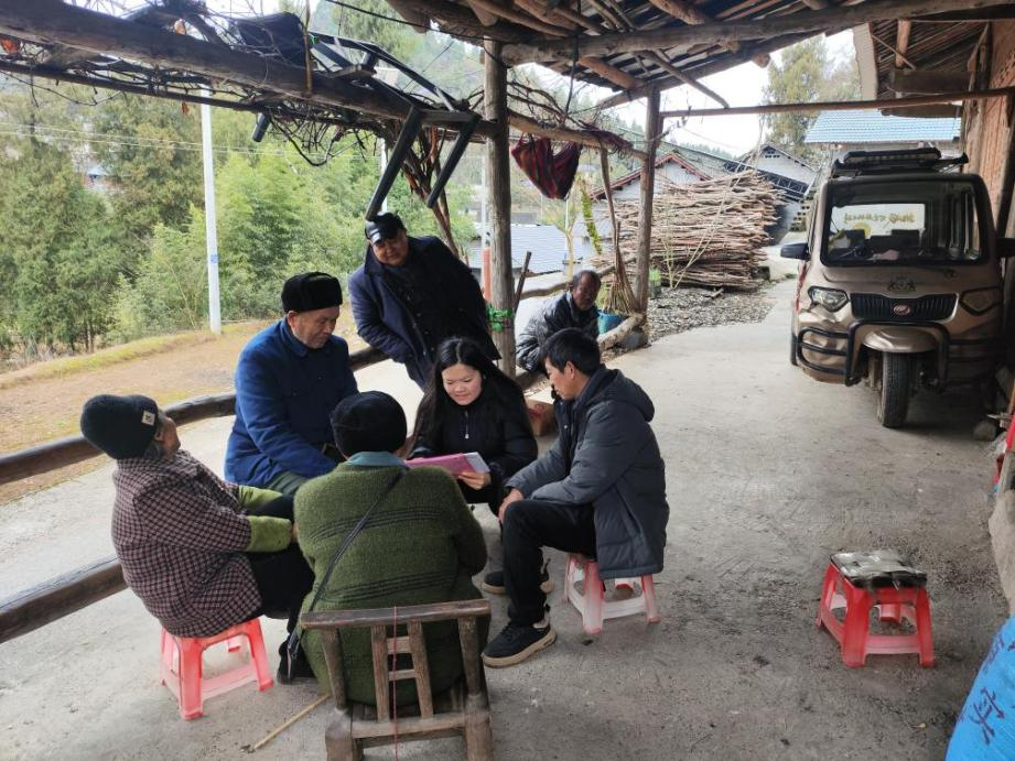 新春走访暖民心 精准记账促开局 ——古丈县发展和改革局开展住户调查大走访活动