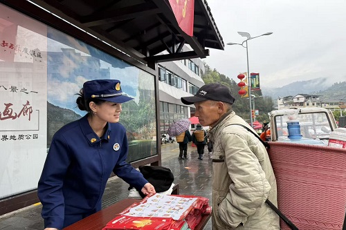 文明祭扫寄哀思，防火安全记心间——古丈消防救援局筑牢清明节前消防安全“防火墙”